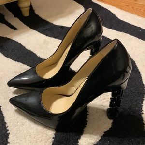 Gorgeous black patent leather Katy Perry pumps